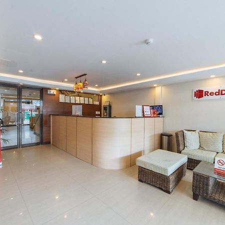 Reddoorz Near Victoria Mall Davao Bagian luar foto