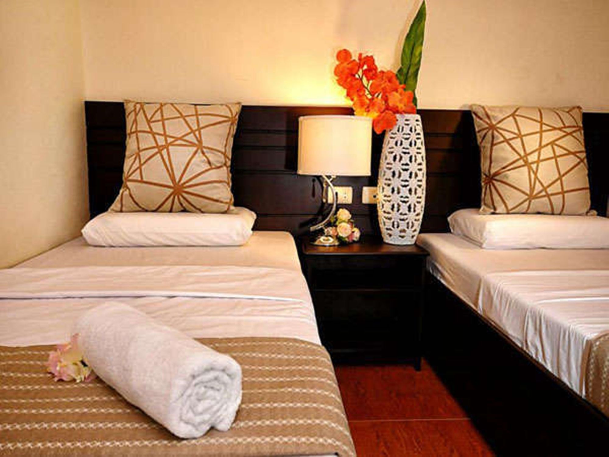 Reddoorz Near Victoria Mall Davao Bagian luar foto