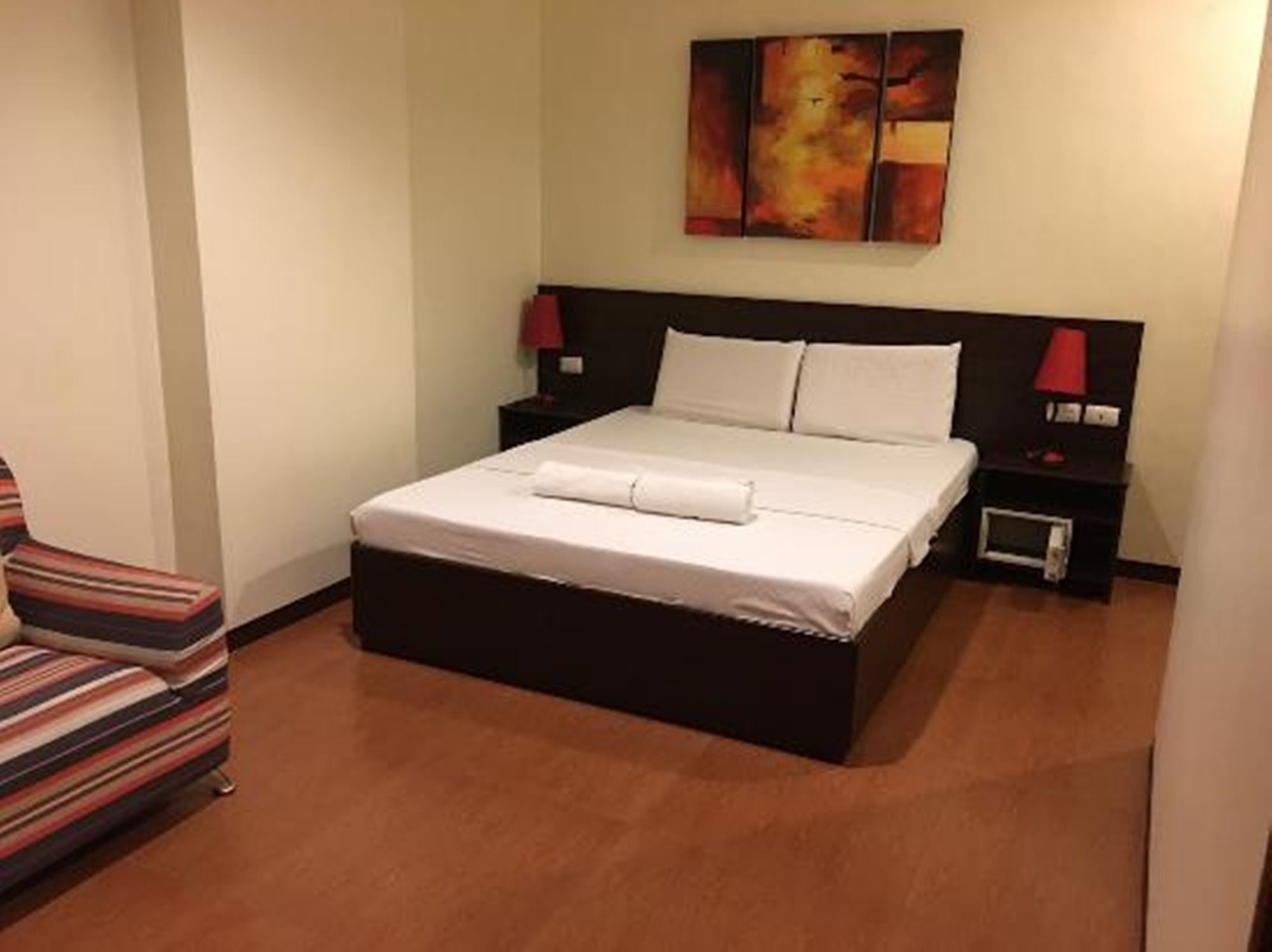 Reddoorz Near Victoria Mall Davao Bagian luar foto