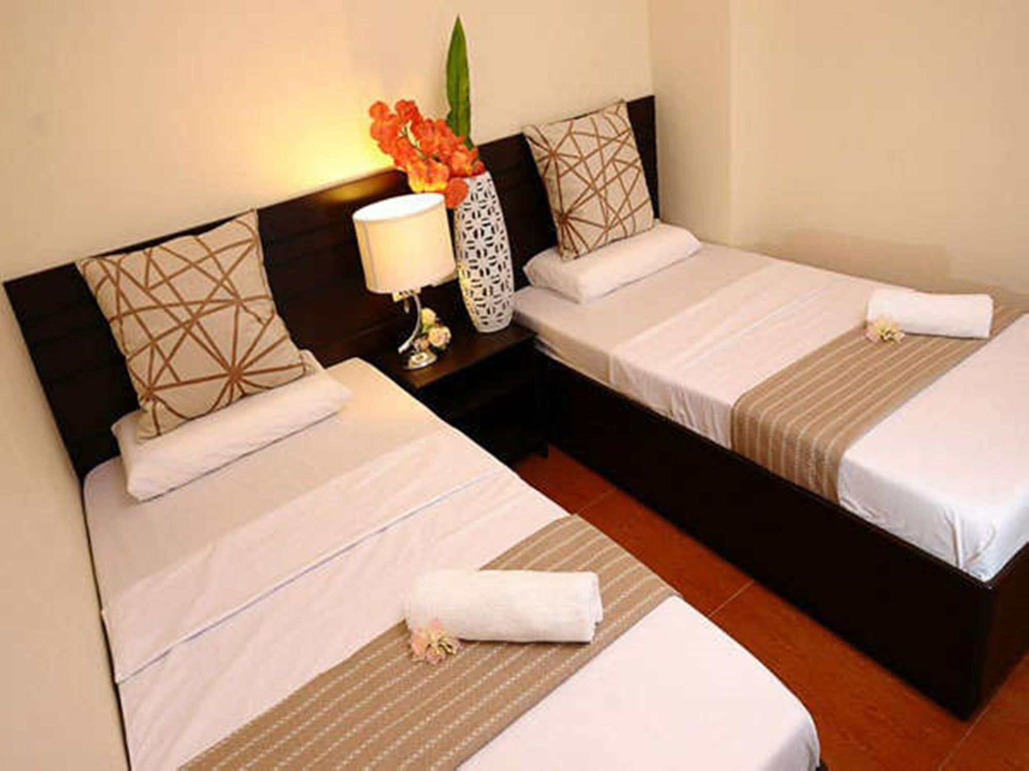 Reddoorz Near Victoria Mall Davao Bagian luar foto