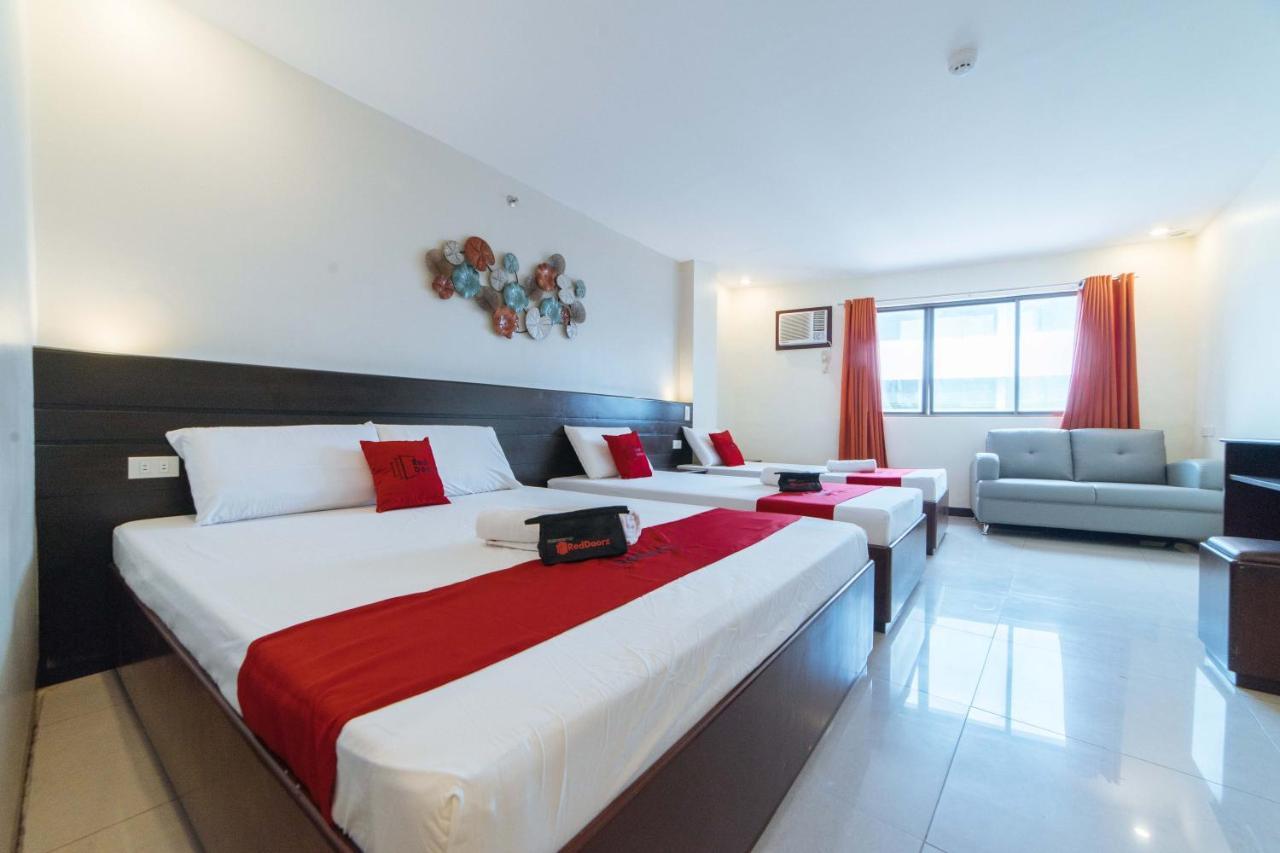 Reddoorz Near Victoria Mall Davao Bagian luar foto