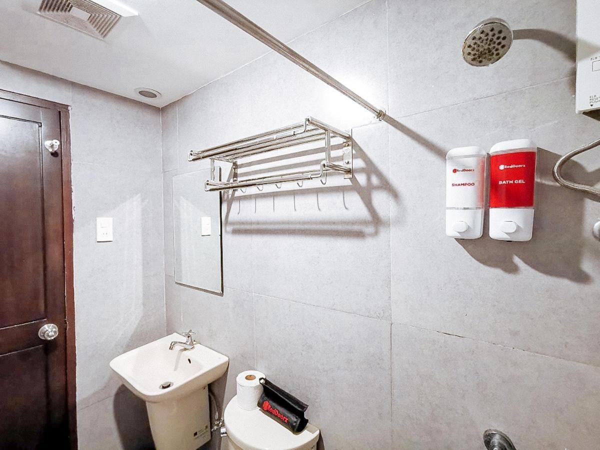 Reddoorz Near Victoria Mall Davao Bagian luar foto