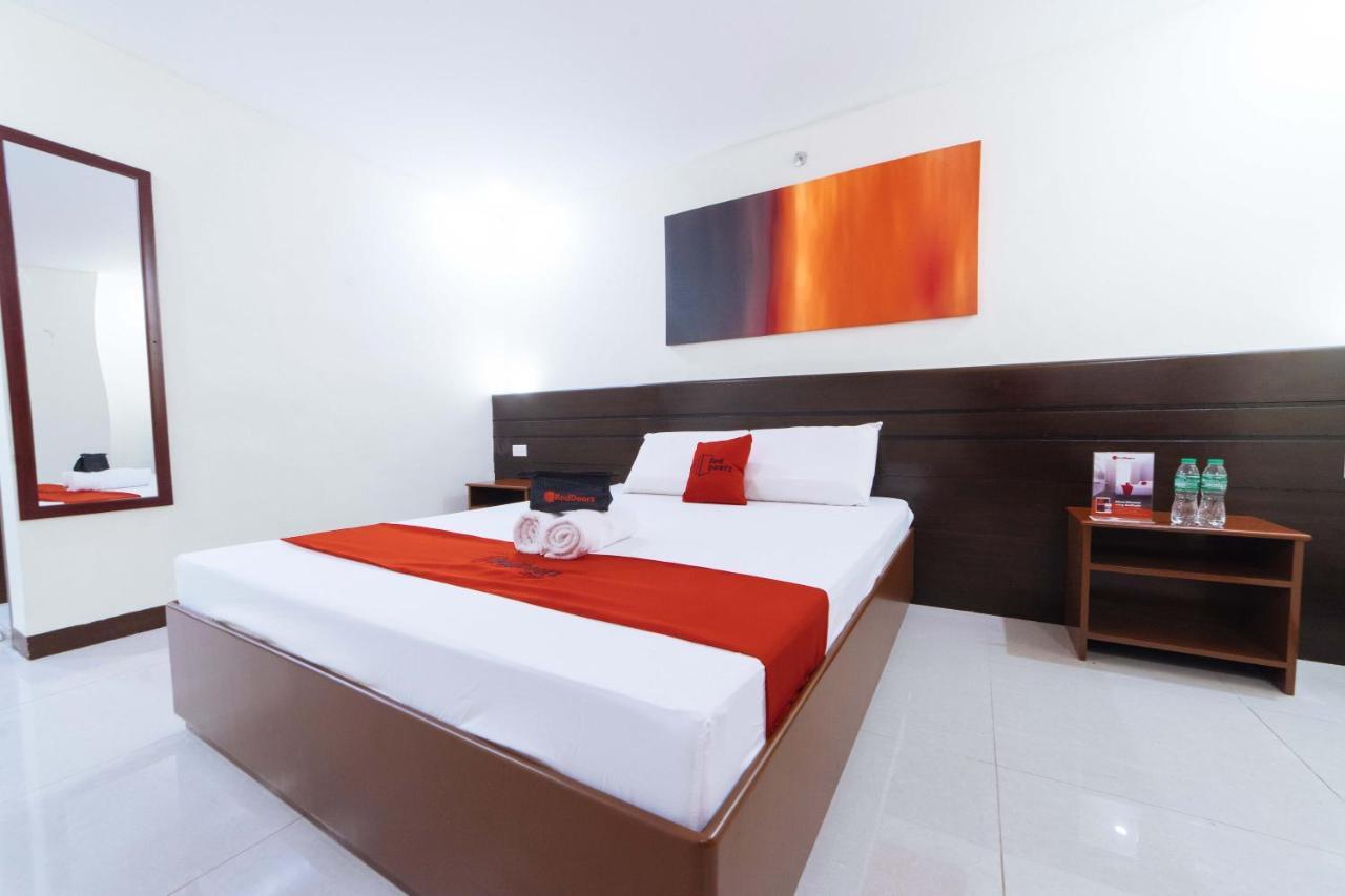 Reddoorz Near Victoria Mall Davao Bagian luar foto