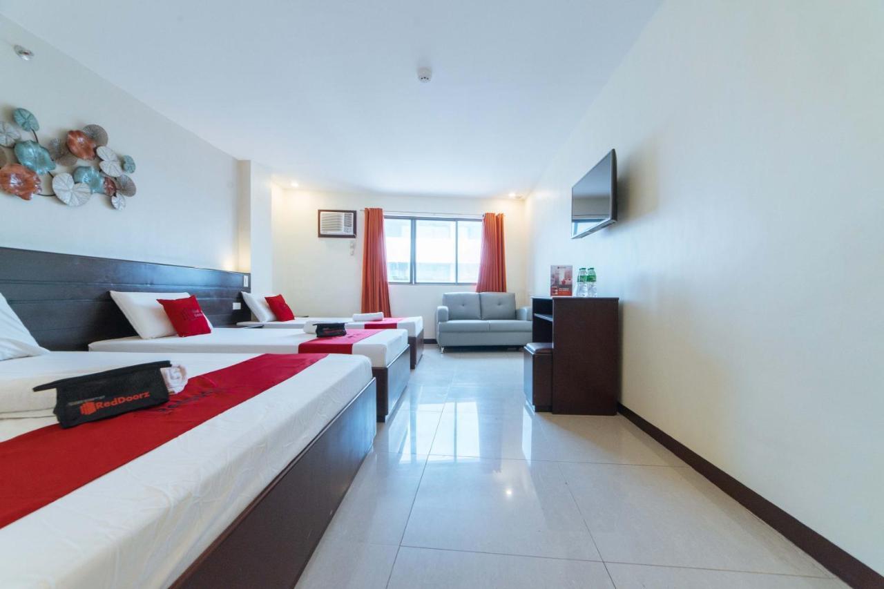 Reddoorz Near Victoria Mall Davao Bagian luar foto