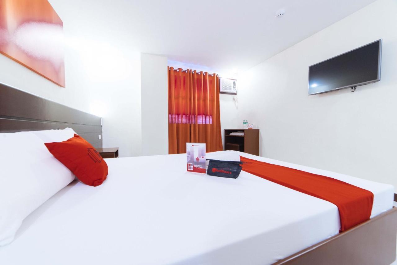 Reddoorz Near Victoria Mall Davao Bagian luar foto