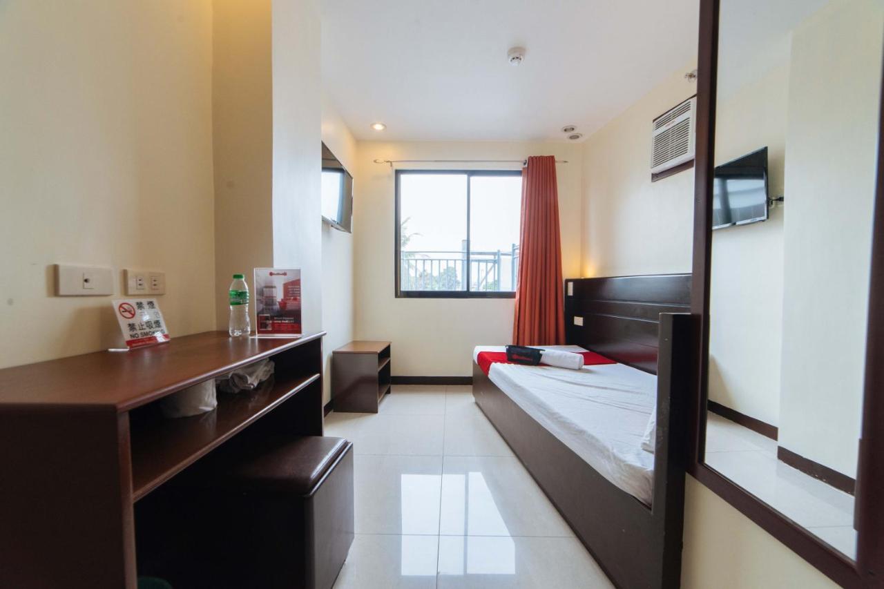 Reddoorz Near Victoria Mall Davao Bagian luar foto
