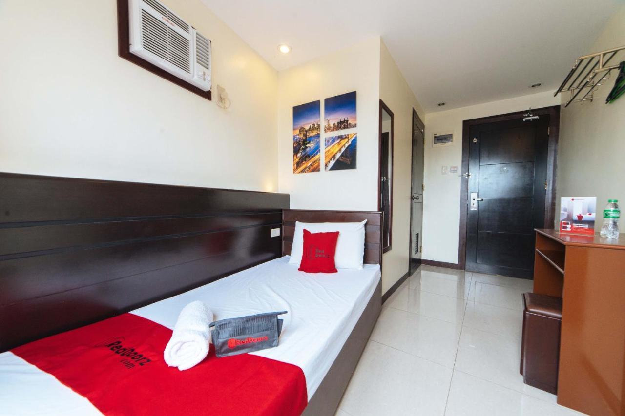 Reddoorz Near Victoria Mall Davao Bagian luar foto